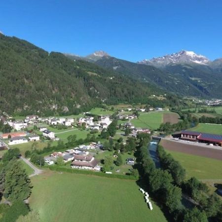Bungalow Miralago In Camping Cavresc, Via Dal Cavresc 1, 7746 Le Prese-Poschiavo Exterior foto