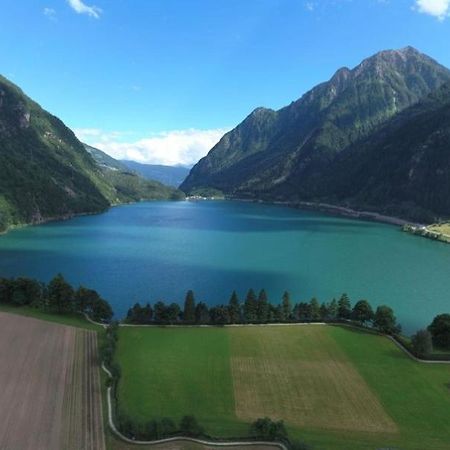 Bungalow Miralago In Camping Cavresc, Via Dal Cavresc 1, 7746 Le Prese-Poschiavo Exterior foto