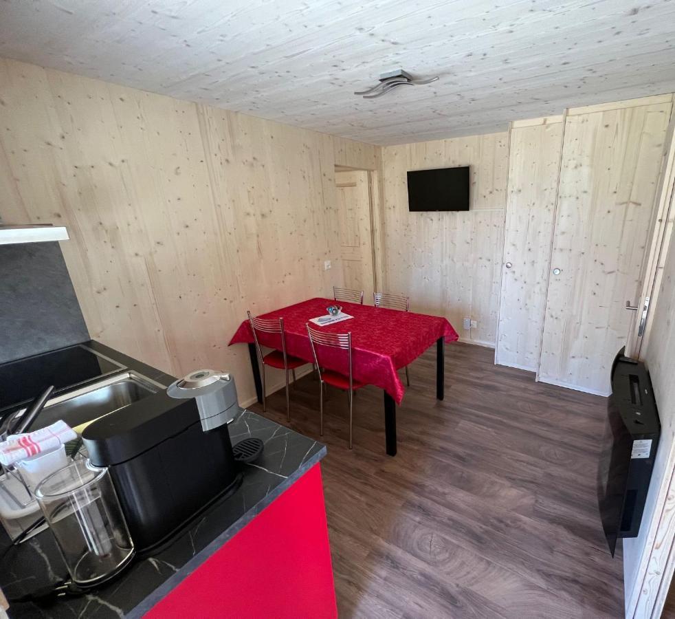 Bungalow Miralago In Camping Cavresc, Via Dal Cavresc 1, 7746 Le Prese-Poschiavo Exterior foto